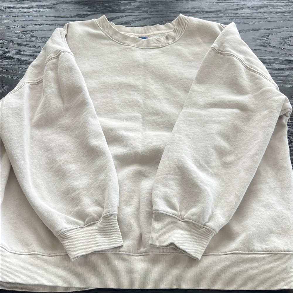 Old Navy Women's Off-White Crew Neck Sweater